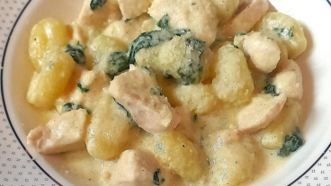Gnocchi so špenátom a kuracím mäsom.jpg
