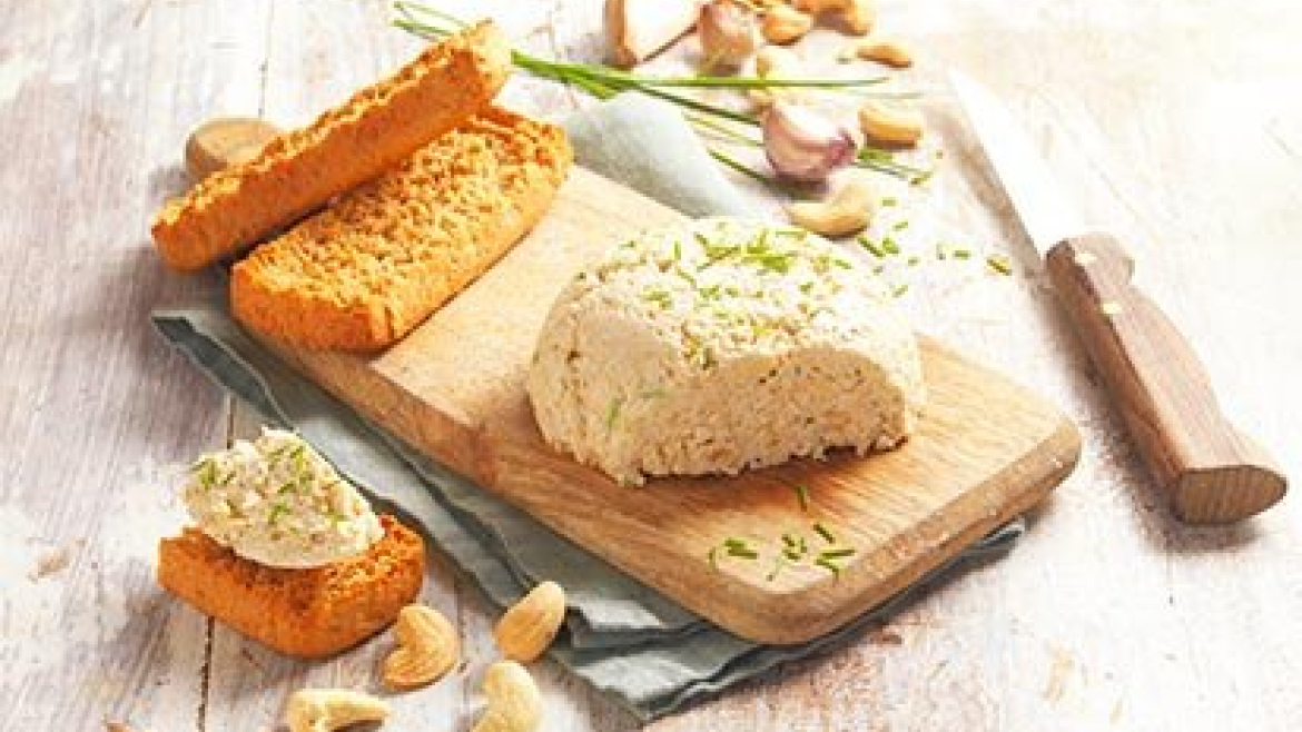 Vegánsky syr s cesnakom a pažítkou - recept pre varný kuchynský robot Tefal Click and Cook
