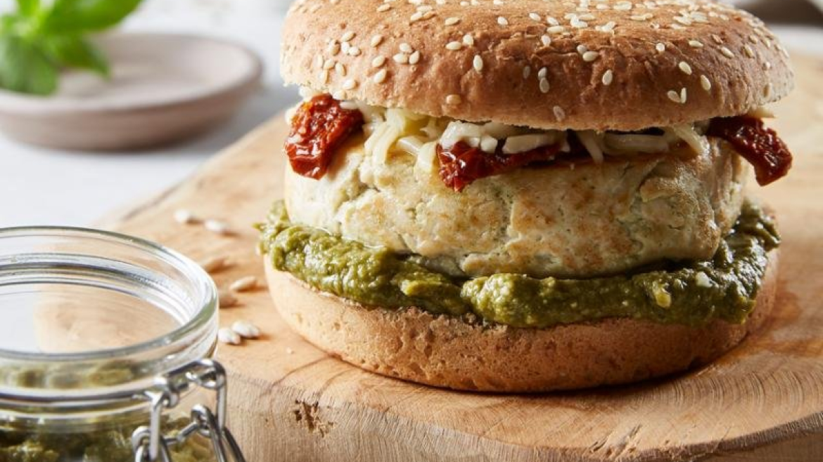 Kurací burger s brokolicovým pestom SK.jpg